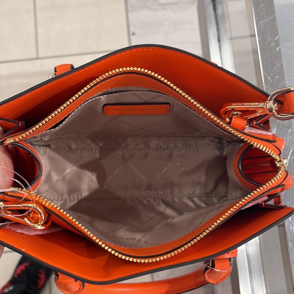 MICHAEL KORS
Sheila Small Faux Saffiano Leather Satchel
Poppy 
NWT - Picture 14 of 16